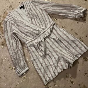 NWT Banana Republic 0P Long Sleeve V Neck Stripped Shorts Romper Zip Back White